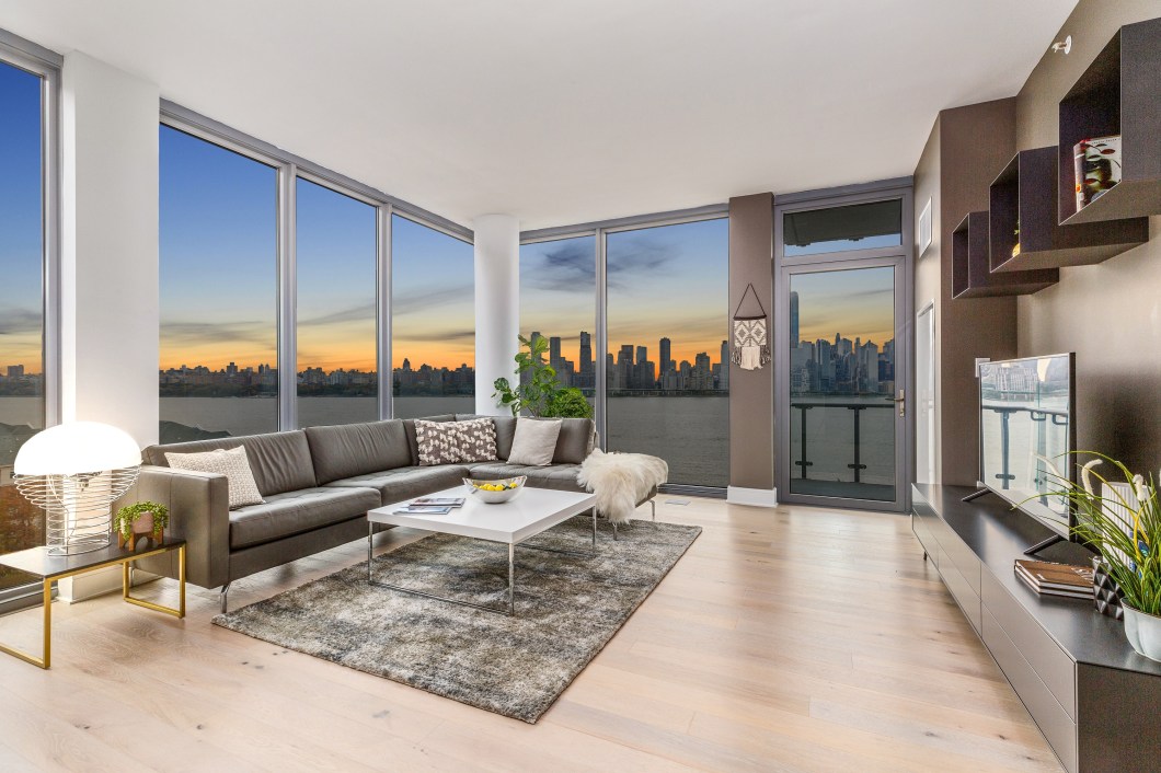 Nine on the Hudson Townhome 8 Photo 2a